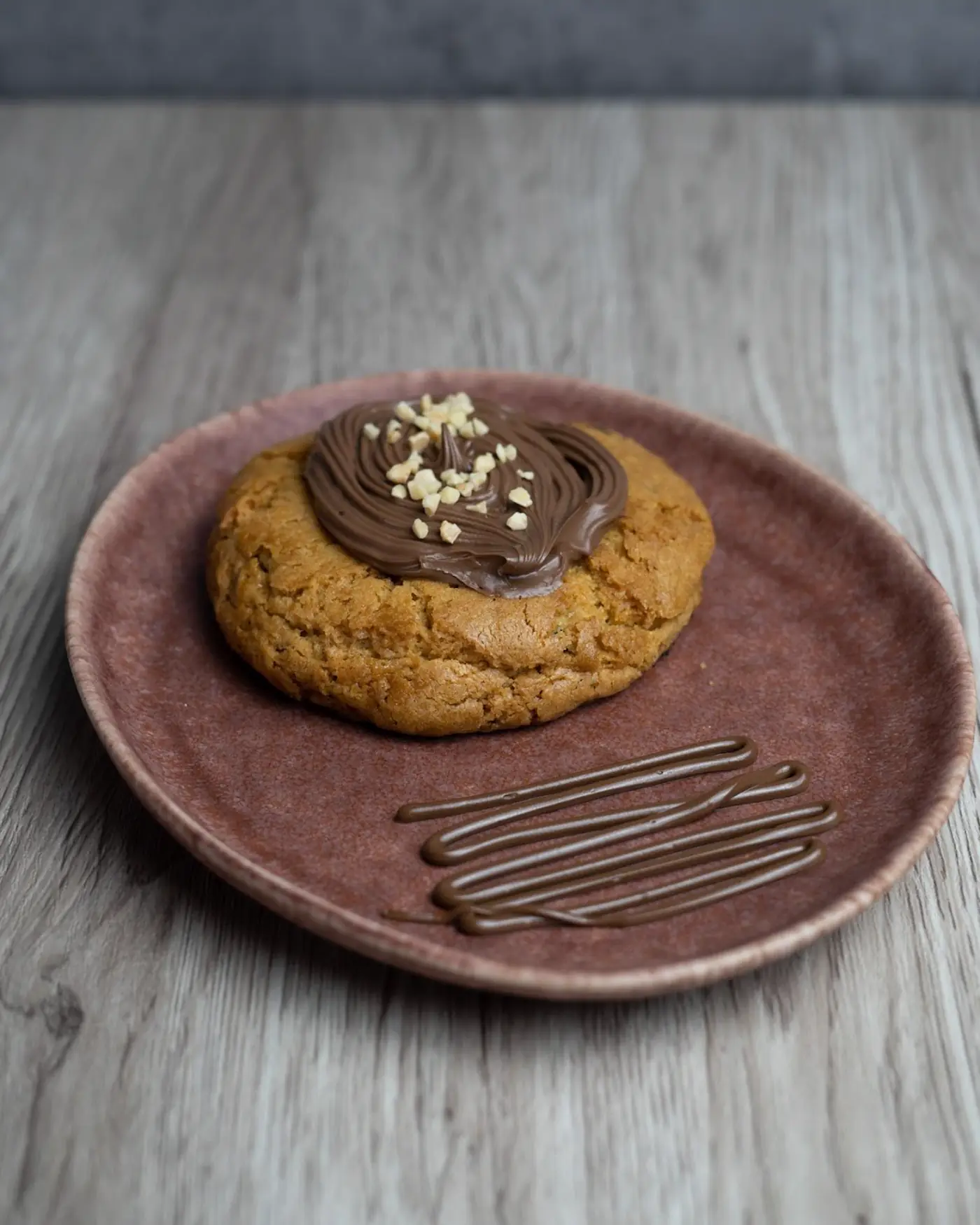 Cookie com creme de chocolate e amendoim